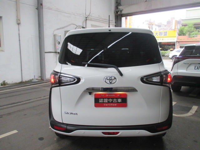 SIENTA 1.8  第6張相片