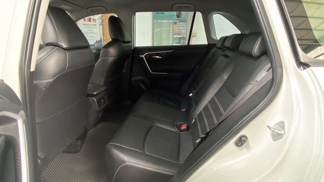 RAV4 2.0  第8張相片