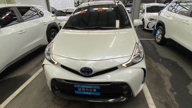PRIUS α 1.8  第2張相片