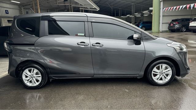 SIENTA 1.8  第4張相片