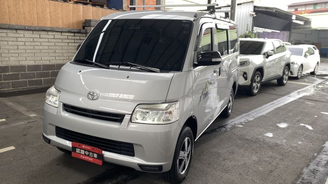 TOWN ACE VAN 5人  第1張相片