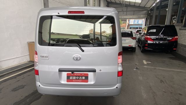 TOWN ACE VAN 5人  第6張相片