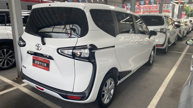 SIENTA 1.8  第5張相片