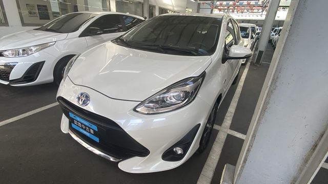 PRIUS C 1.5  第1張相片