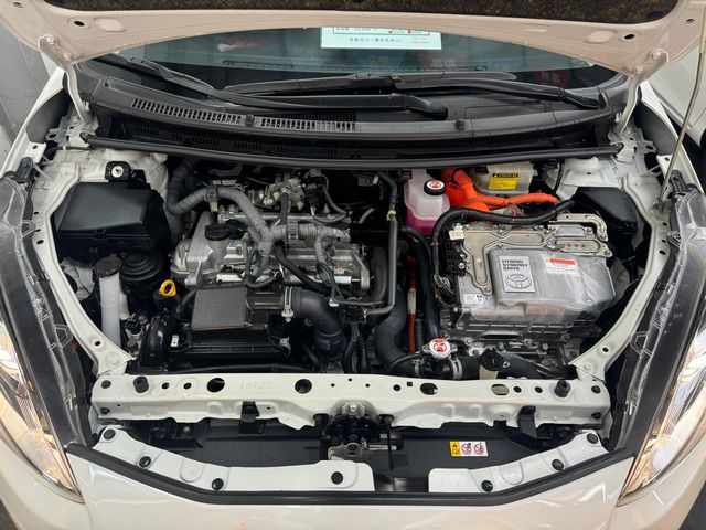 PRIUS C 1.5  第10張相片
