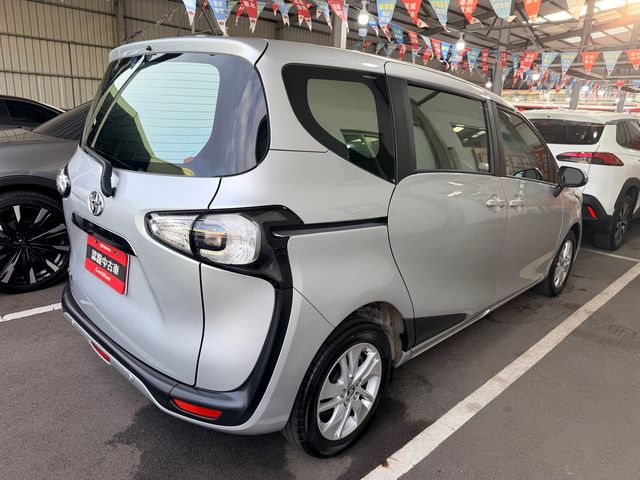 SIENTA 1.8  第5張相片