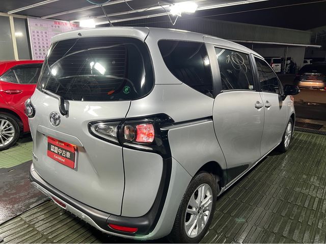 SIENTA 1.8  第4張相片