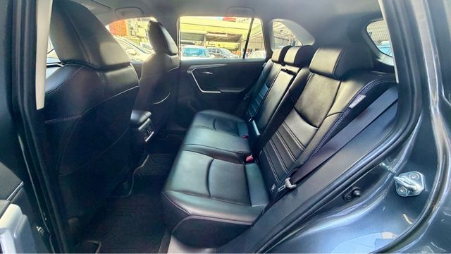 RAV4 2.0  第8張相片