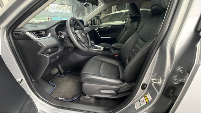 RAV4 2.5 HV  第7張相片