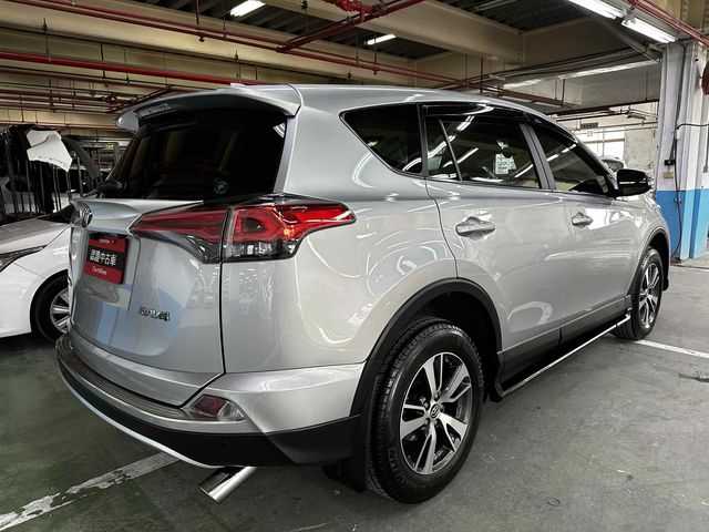 RAV4 2.0  第5張相片