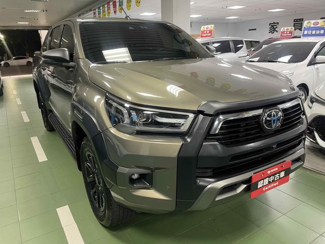 HILUX 2.8  第3張相片