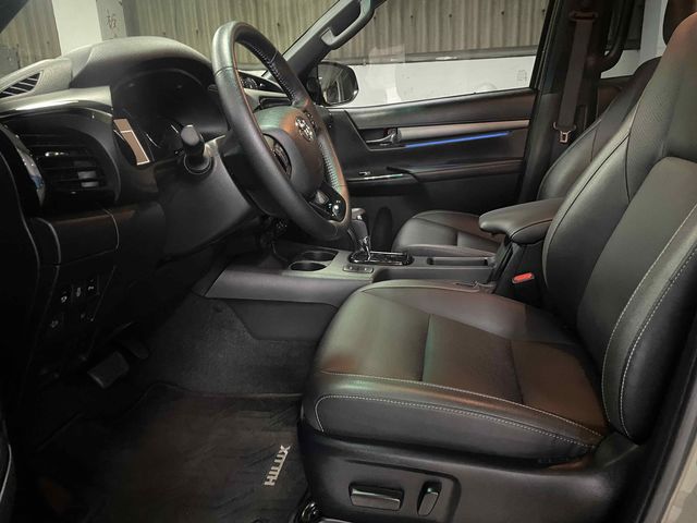 HILUX 2.8  第7張相片