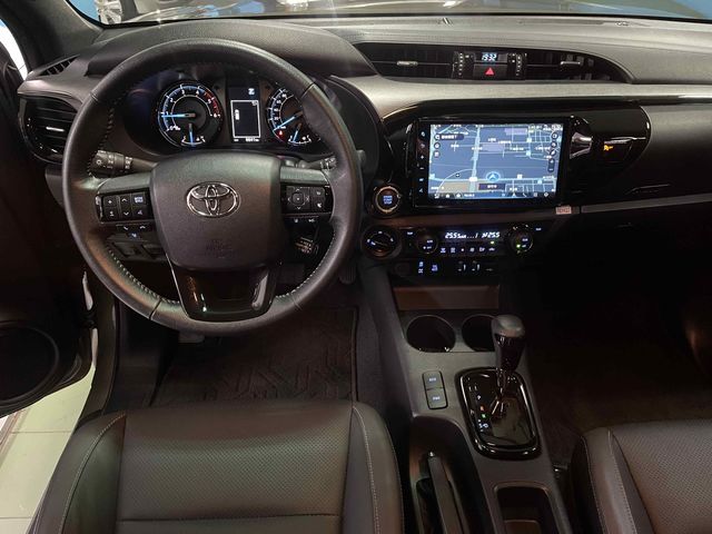 HILUX 2.8  第9張相片