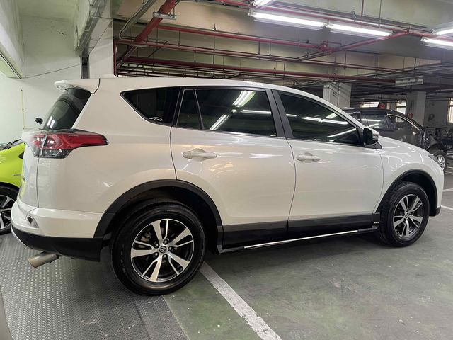 RAV4 2.0  第4張相片