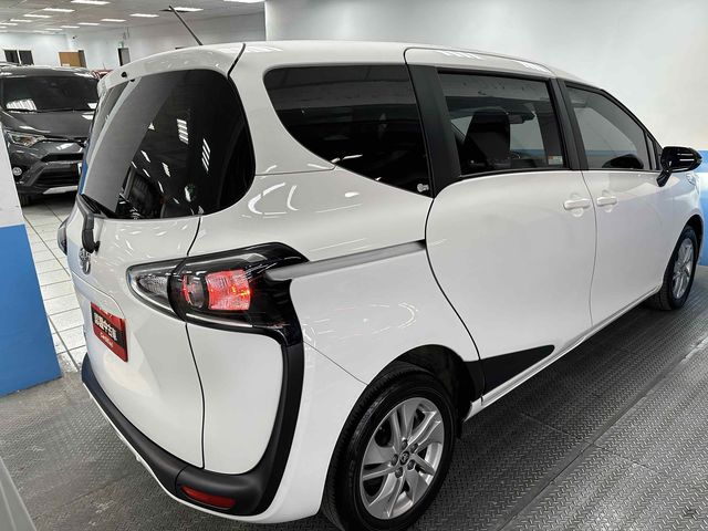 SIENTA 1.8  第5張相片