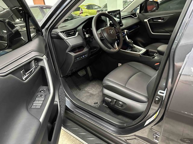RAV4 2.0  第9張相片