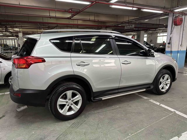 RAV4 2.0  第4張相片