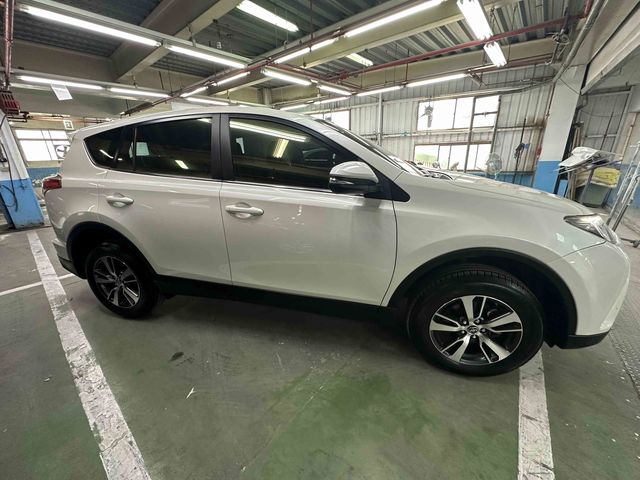 RAV4 2.0  第4張相片