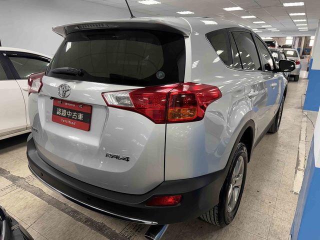 RAV4 2.0  第4張相片