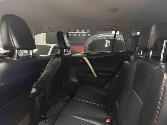 RAV4 2.0  第8張相片