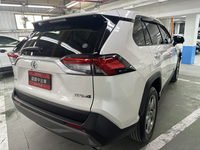 RAV4 2.0  第5張相片