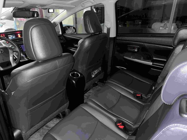 PRIUS α 1.8  第8張相片
