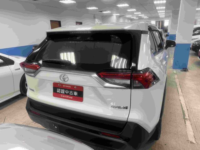 RAV4 2.0  第5張相片