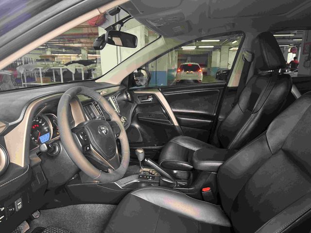 RAV4 2.5  第7張相片