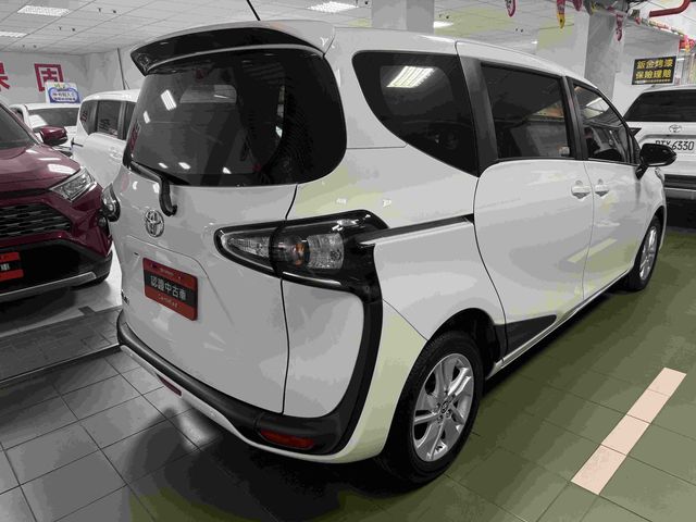 SIENTA 1.8  第5張相片