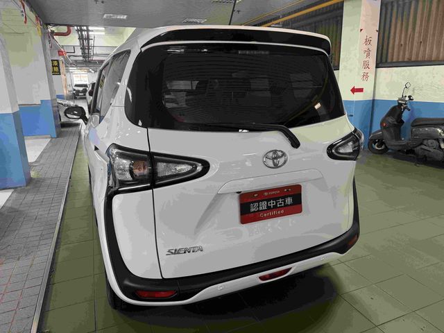SIENTA 1.8  第6張相片