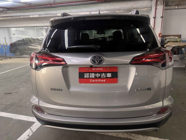 RAV4 2.0  第5張相片