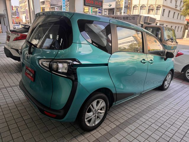 SIENTA 1.8  第5張相片