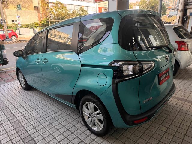 SIENTA 1.8  第6張相片