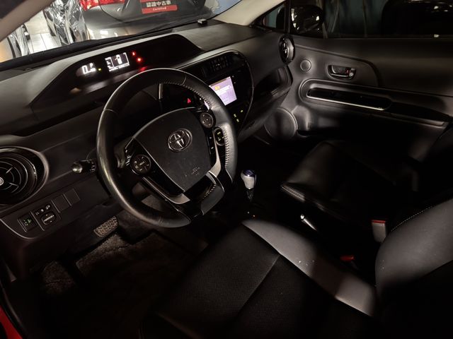 PRIUS C 1.5  第7張相片