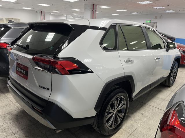 RAV4 2.0  第5張相片