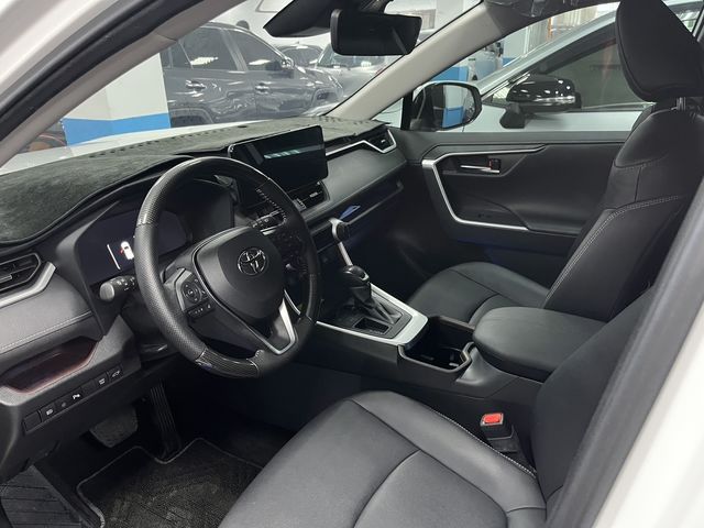 RAV4 2.0  第8張相片