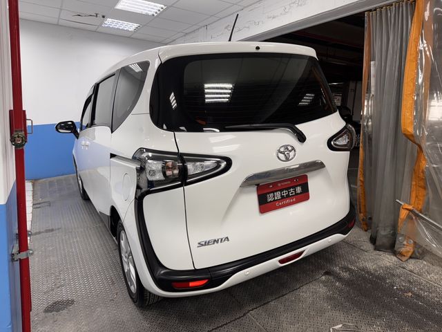 SIENTA 1.8  第6張相片