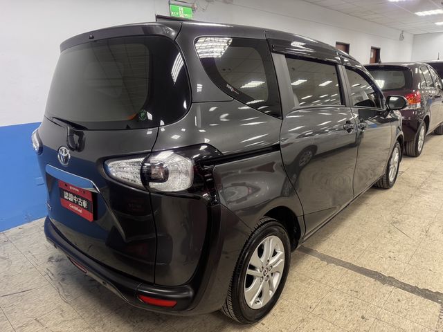 SIENTA 1.8  第4張相片