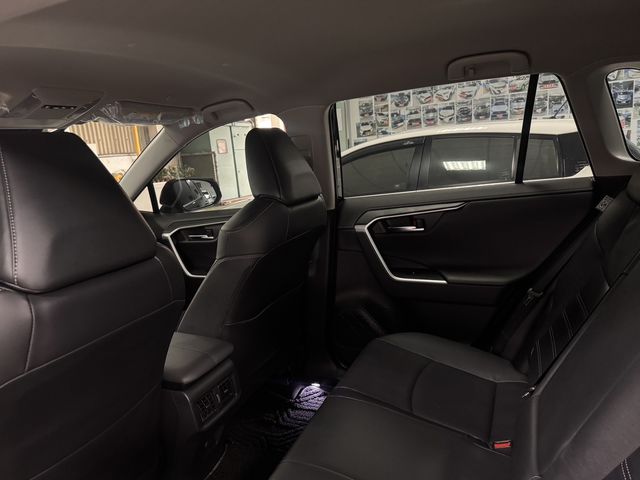 RAV4 2.0  第8張相片
