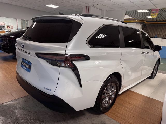 SIENNA 2.5HV  第4張相片