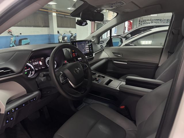 SIENNA 2.5HV  第7張相片