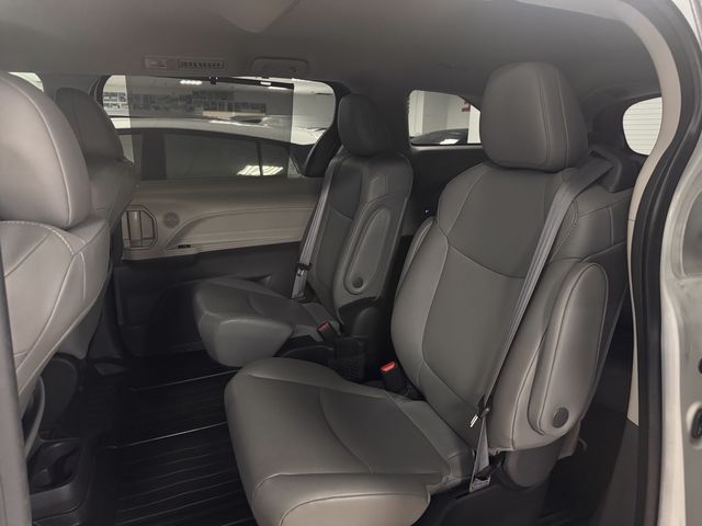 SIENNA 2.5HV  第8張相片