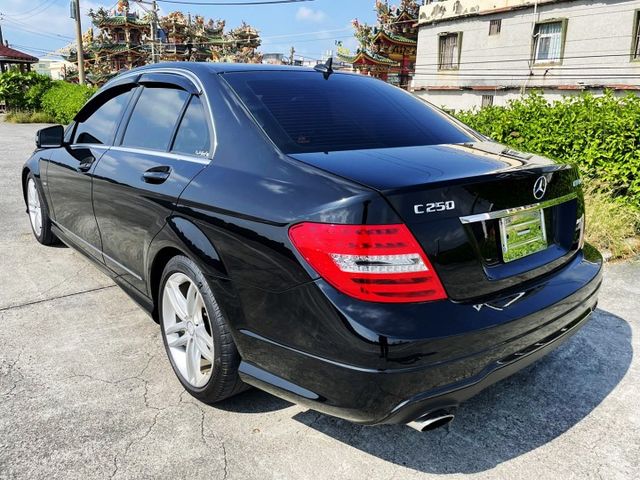 誠宏嚴選2012年C250 1.8cc 原版件 電動記憶椅/電熱椅/電動天窗/雙區恆溫空調/HK環繞音響  第3張相片