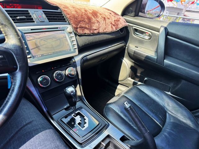 誠宏嚴選2010年Mazda6 2.0cc 豪華版 定速/雙電動椅/雙恆溫空調  第11張相片