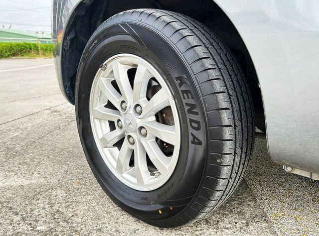 誠宏嚴選2018年Zinger 2.4cc 車室大空間多變化 載人載貨跑工地擺攤都OK  第6張相片