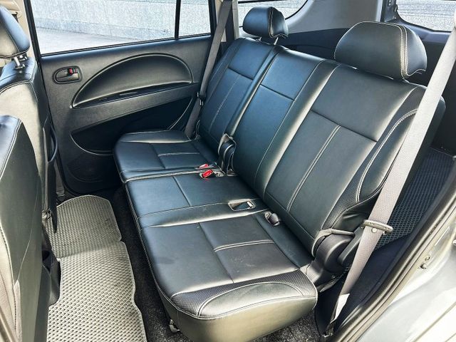 誠宏嚴選2018年Zinger 2.4cc 車室大空間多變化 載人載貨跑工地擺攤都OK  第11張相片