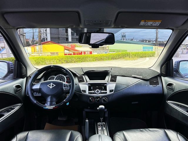 誠宏嚴選2018年Zinger 2.4cc 車室大空間多變化 載人載貨跑工地擺攤都OK  第12張相片