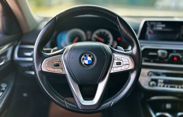 誠宏嚴選2016年BMW 730I 2.0cc 氣壓懸吊/電子避震/車門自動吸附/360環景  第7張相片