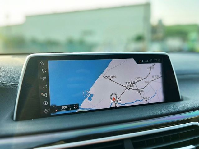 誠宏嚴選2016年BMW 730I 2.0cc 氣壓懸吊/電子避震/車門自動吸附/360環景  第9張相片