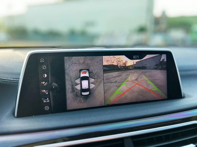 誠宏嚴選2016年BMW 730I 2.0cc 氣壓懸吊/電子避震/車門自動吸附/360環景  第10張相片